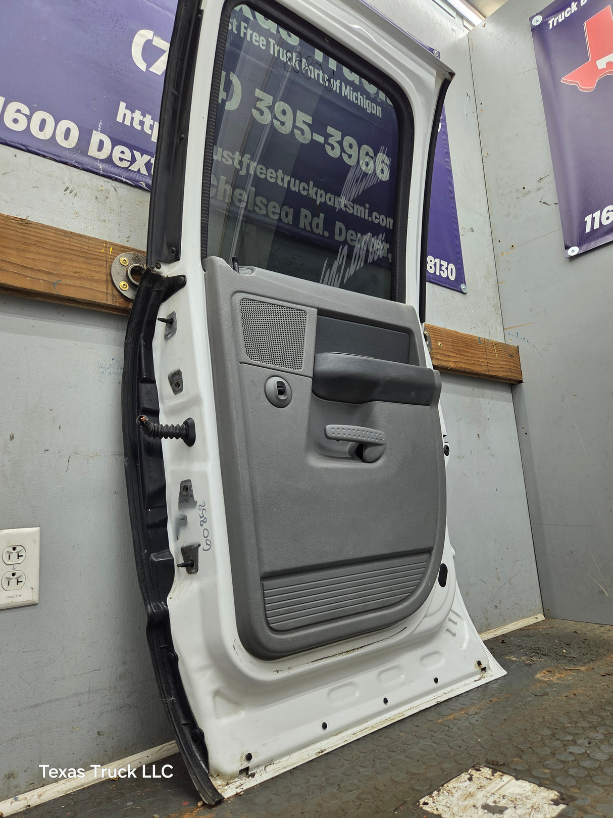 2003-2008 Dodge Ram 3rd Gen RH Passenger Side Rear Quad Cab Door 1500 2500 3500 4500 5500