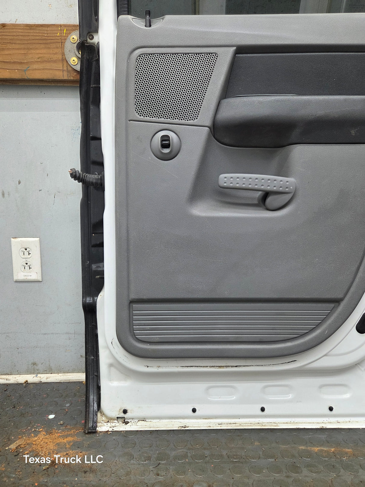2003-2008 Dodge Ram 3rd Gen RH Passenger Side Rear Quad Cab Door 1500 2500 3500 4500 5500