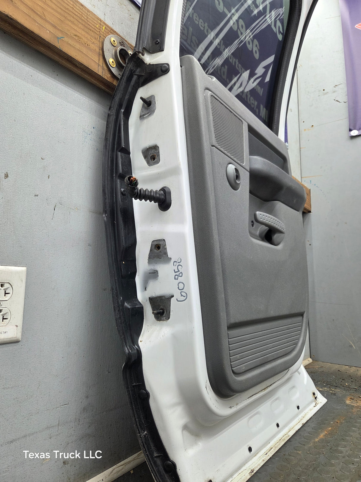 2003-2008 Dodge Ram 3rd Gen RH Passenger Side Rear Quad Cab Door 1500 2500 3500 4500 5500