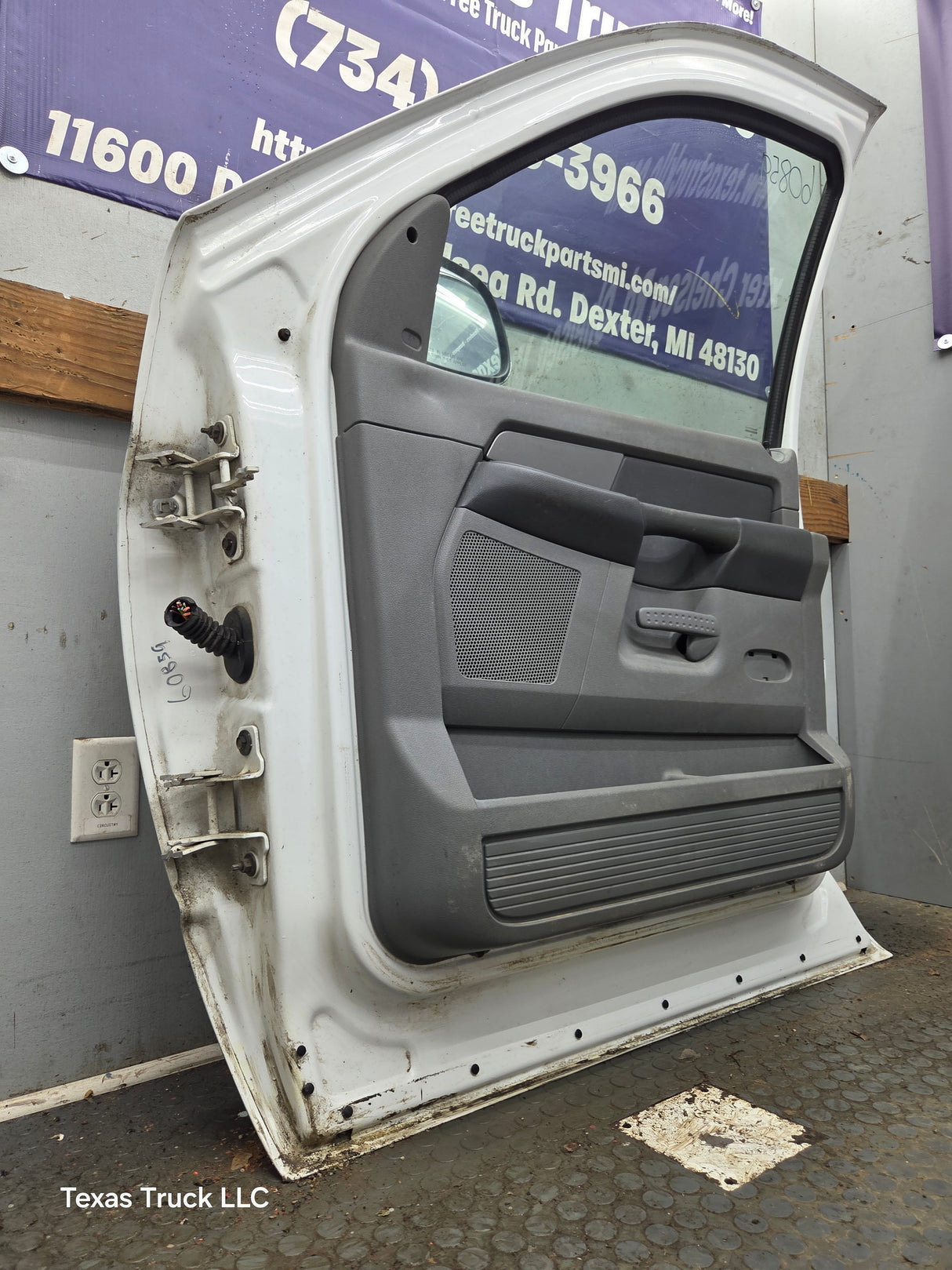 2003-2008 Dodge Ram 3rd Gen Passenger Side Front Quad Cab Crew Cab Door 1500 2500 3500 4500 5500