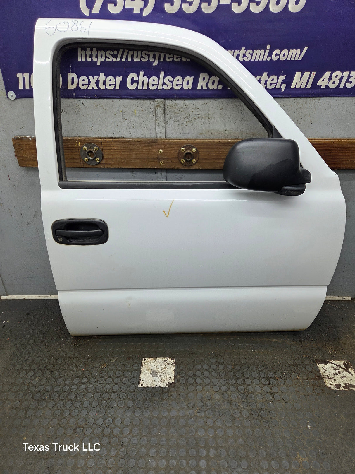 1999-2006 Chevrolet Silverado / GMC Sierra 1500 2500 3500 HD Front Passenger side Door RH