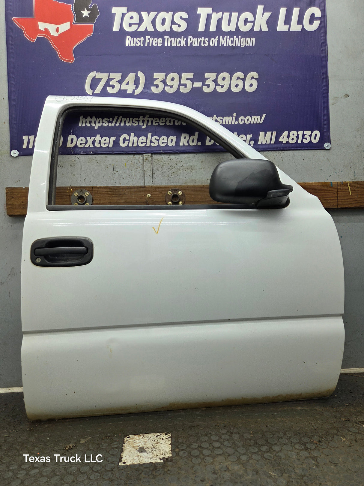 1999-2006 Chevrolet Silverado / GMC Sierra 1500 2500 3500 HD Front Passenger side Door RH