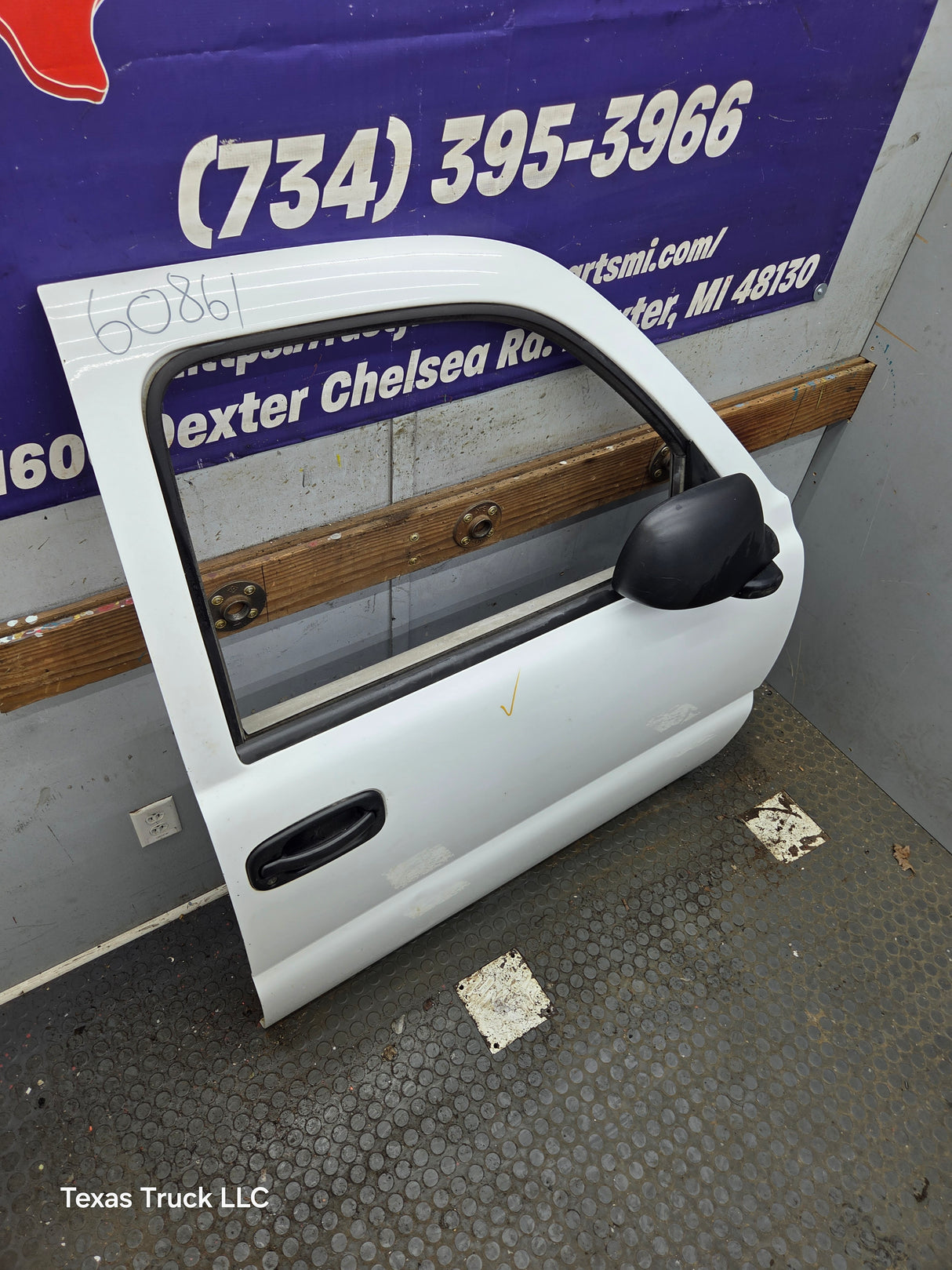 1999-2006 Chevrolet Silverado / GMC Sierra 1500 2500 3500 HD Front Passenger side Door RH
