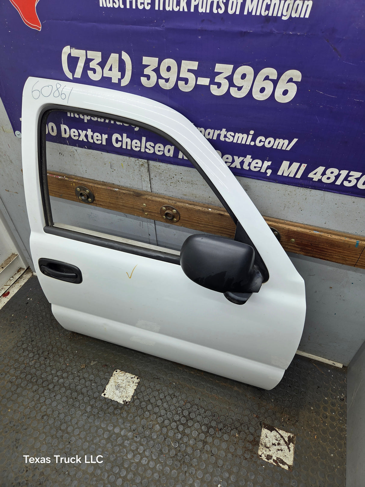 1999-2006 Chevrolet Silverado / GMC Sierra 1500 2500 3500 HD Front Passenger side Door RH
