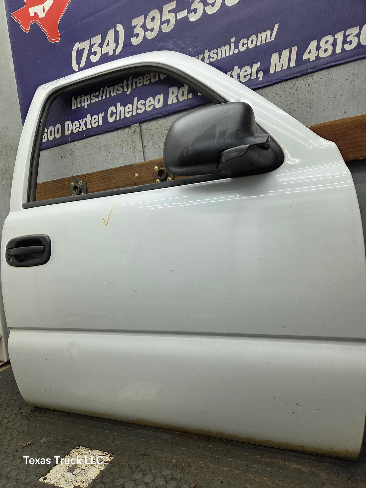 1999-2006 Chevrolet Silverado / GMC Sierra 1500 2500 3500 HD Front Passenger side Door RH