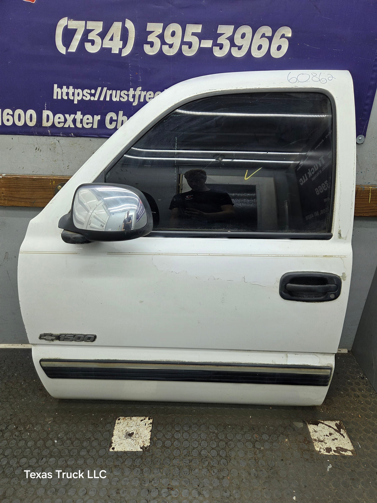 1999-2006 Chevrolet Silverado / GMC Sierra 1500 2500 3500 HD Front Driver Side Door LH