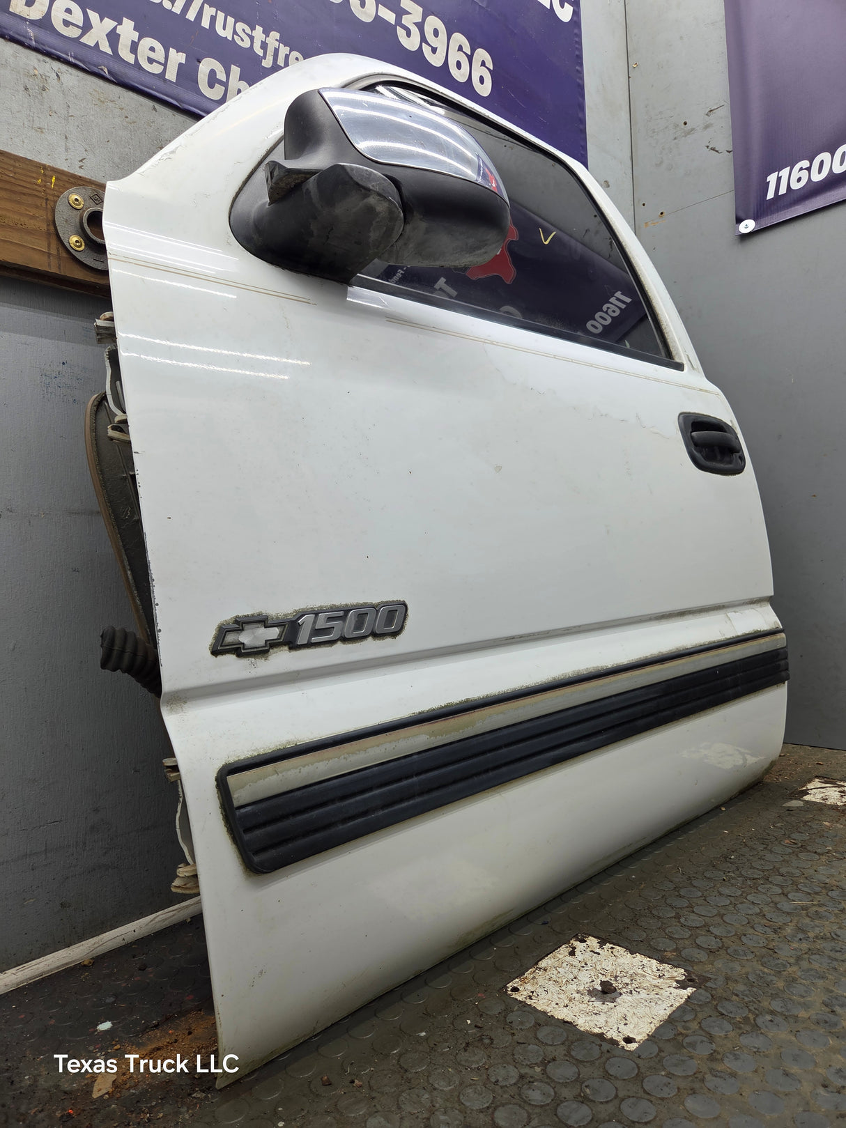 1999-2006 Chevrolet Silverado / GMC Sierra 1500 2500 3500 HD Front Driver Side Door LH