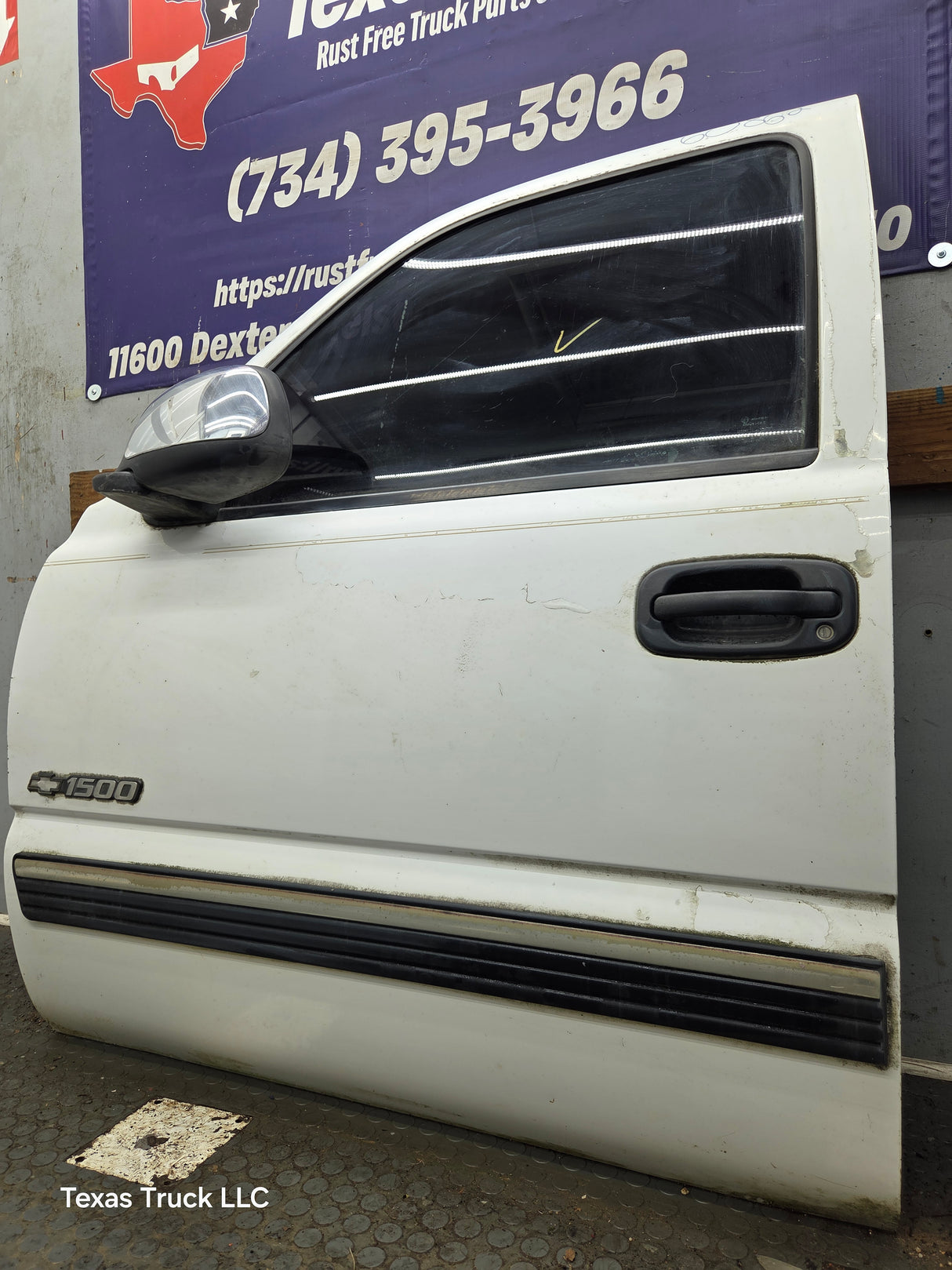 1999-2006 Chevrolet Silverado / GMC Sierra 1500 2500 3500 HD Front Driver Side Door LH