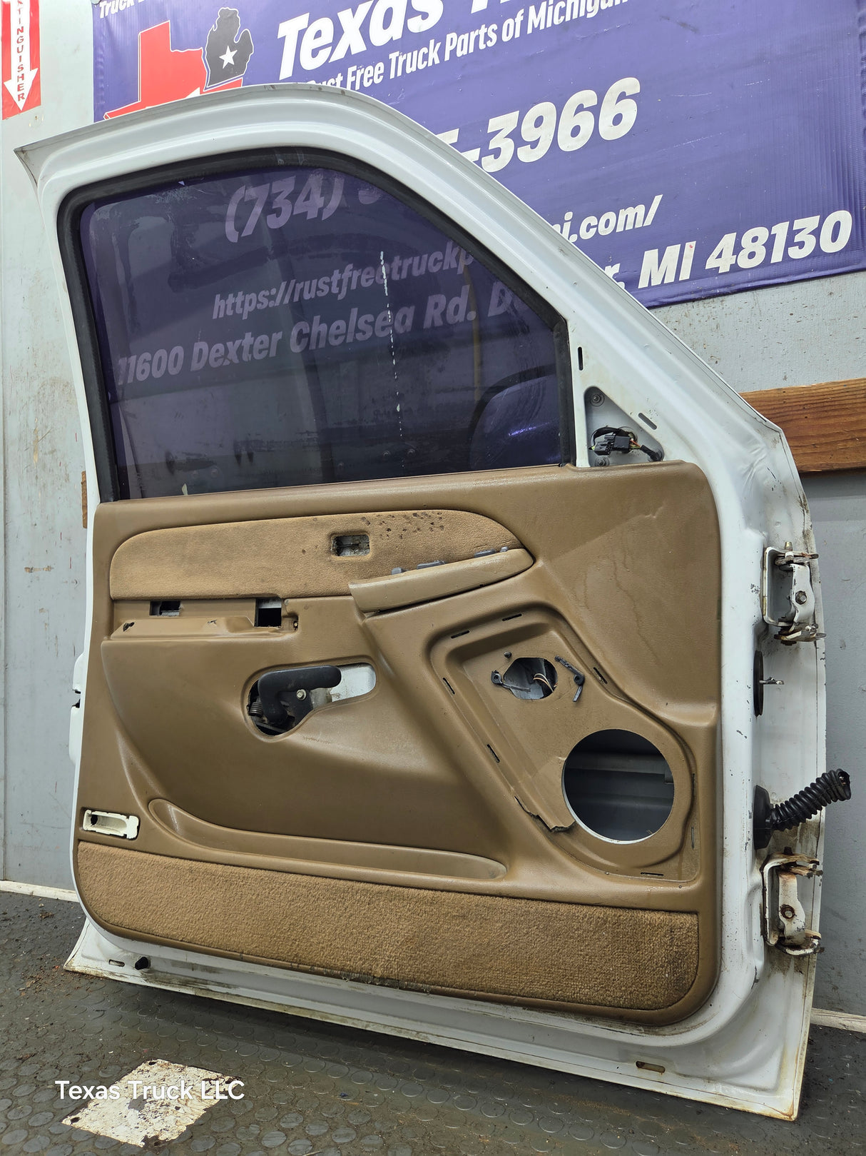 1999-2006 Chevrolet Silverado / GMC Sierra 1500 2500 3500 HD Front Driver Side Door LH
