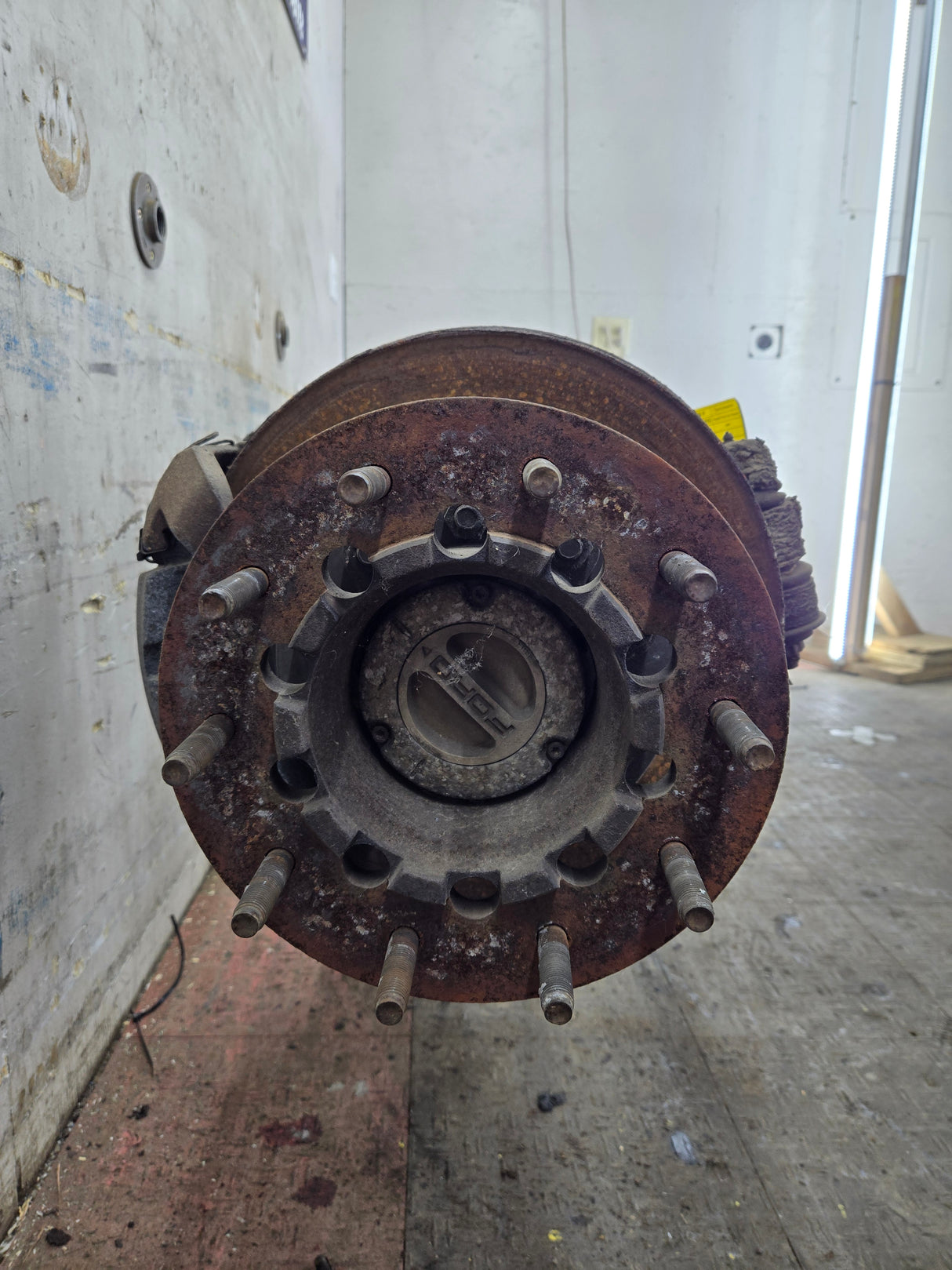 2005-2016 Ford F450 F550 Super Duty Front Axle 4.88 Gear Ratio DRW 10 Lug 122k miles