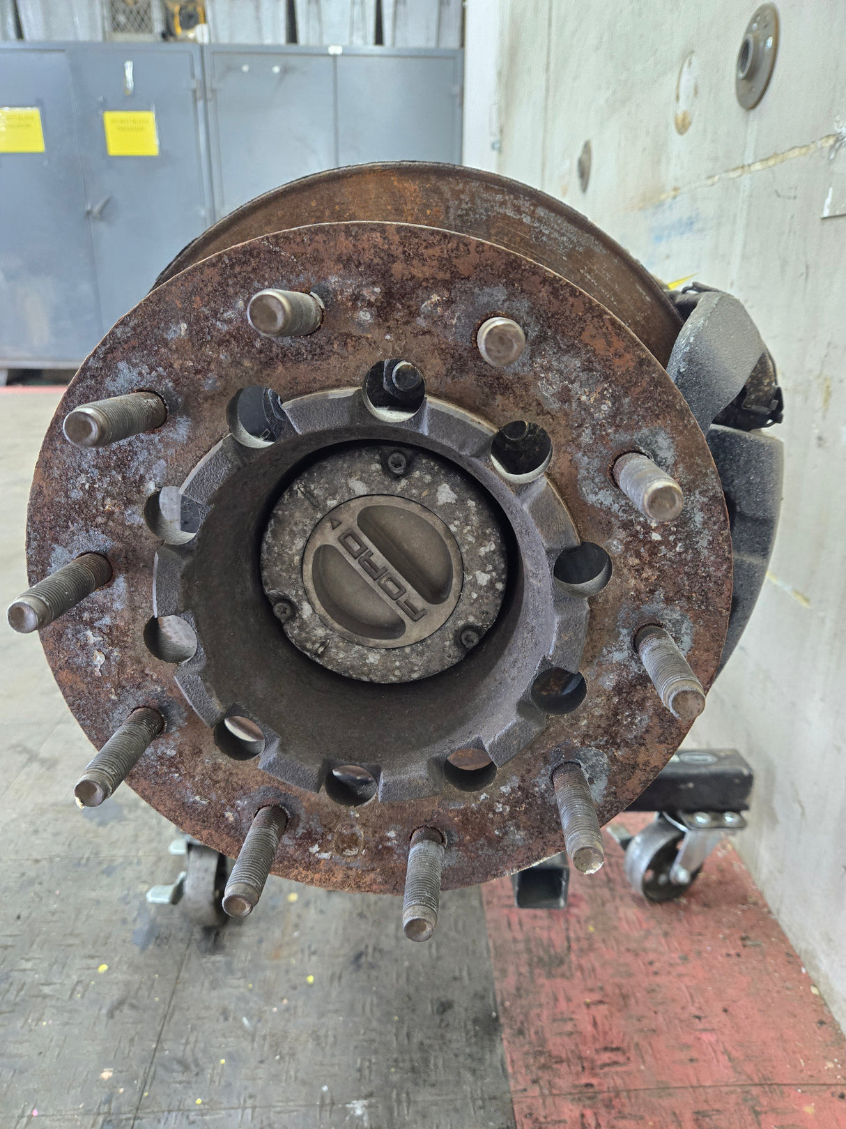 2005-2016 Ford F450 F550 Super Duty Front Axle 4.88 Gear Ratio DRW 10 Lug 122k miles