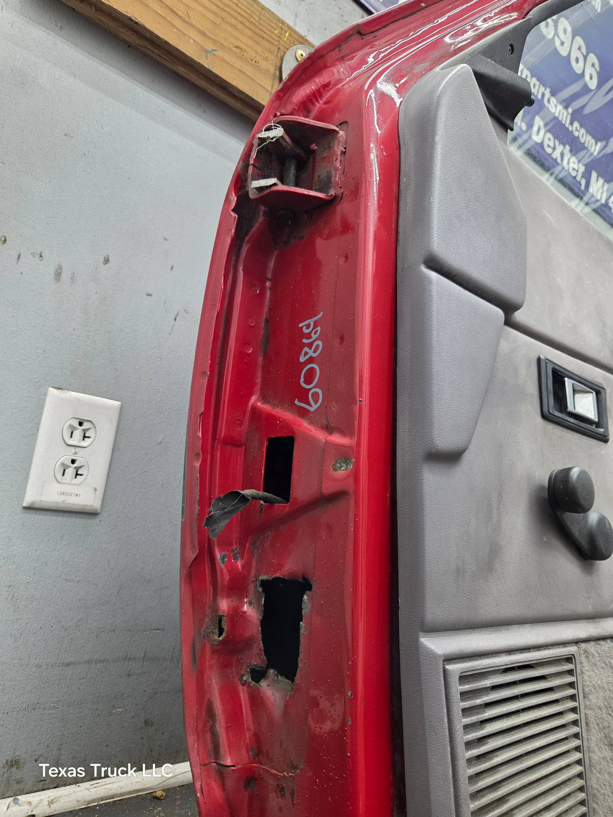 1992-1996 Dodge Dakota RH Passenger Side Front Door