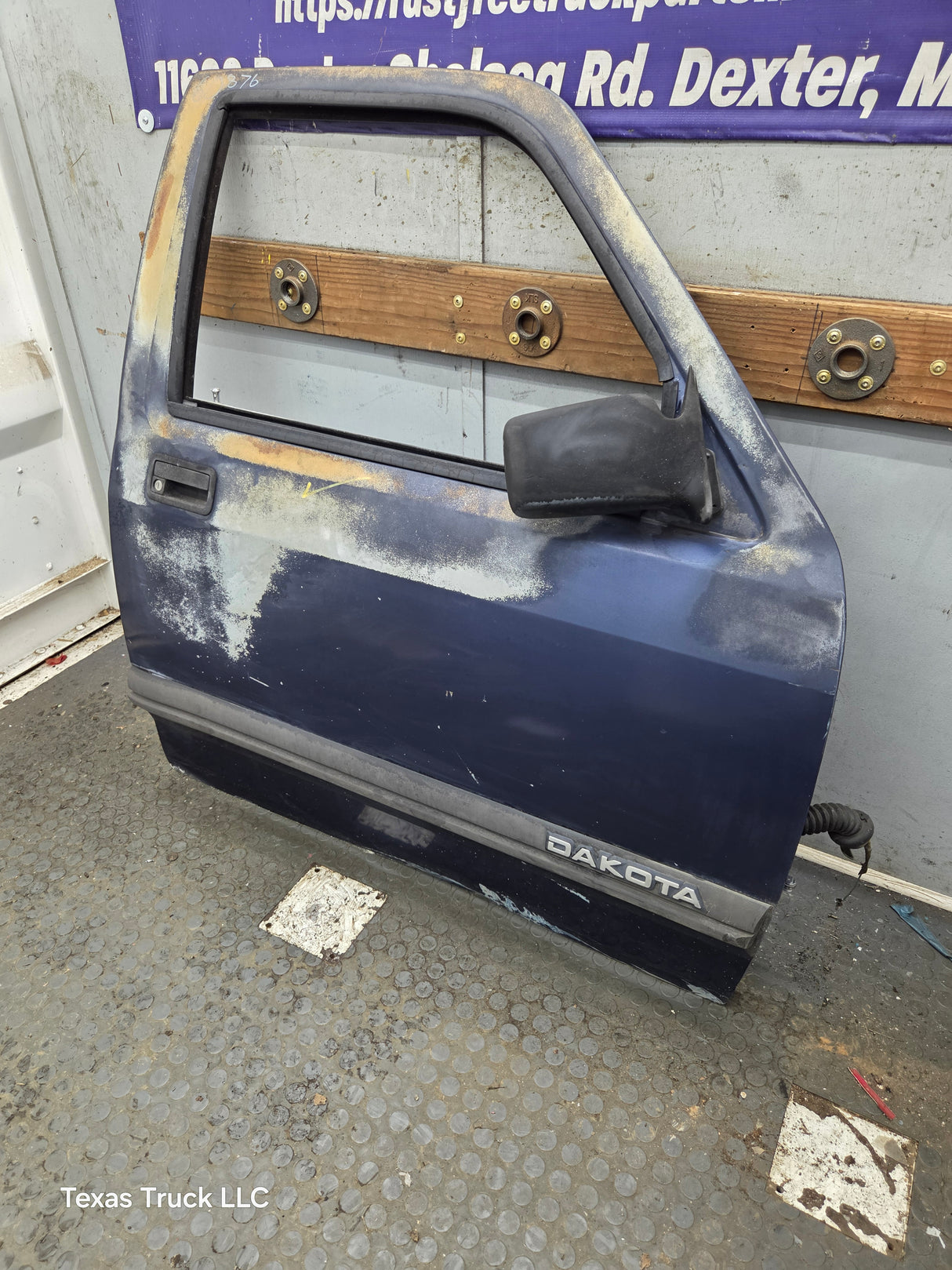 1992-1996 Dodge Dakota RH Passenger Side Front Door