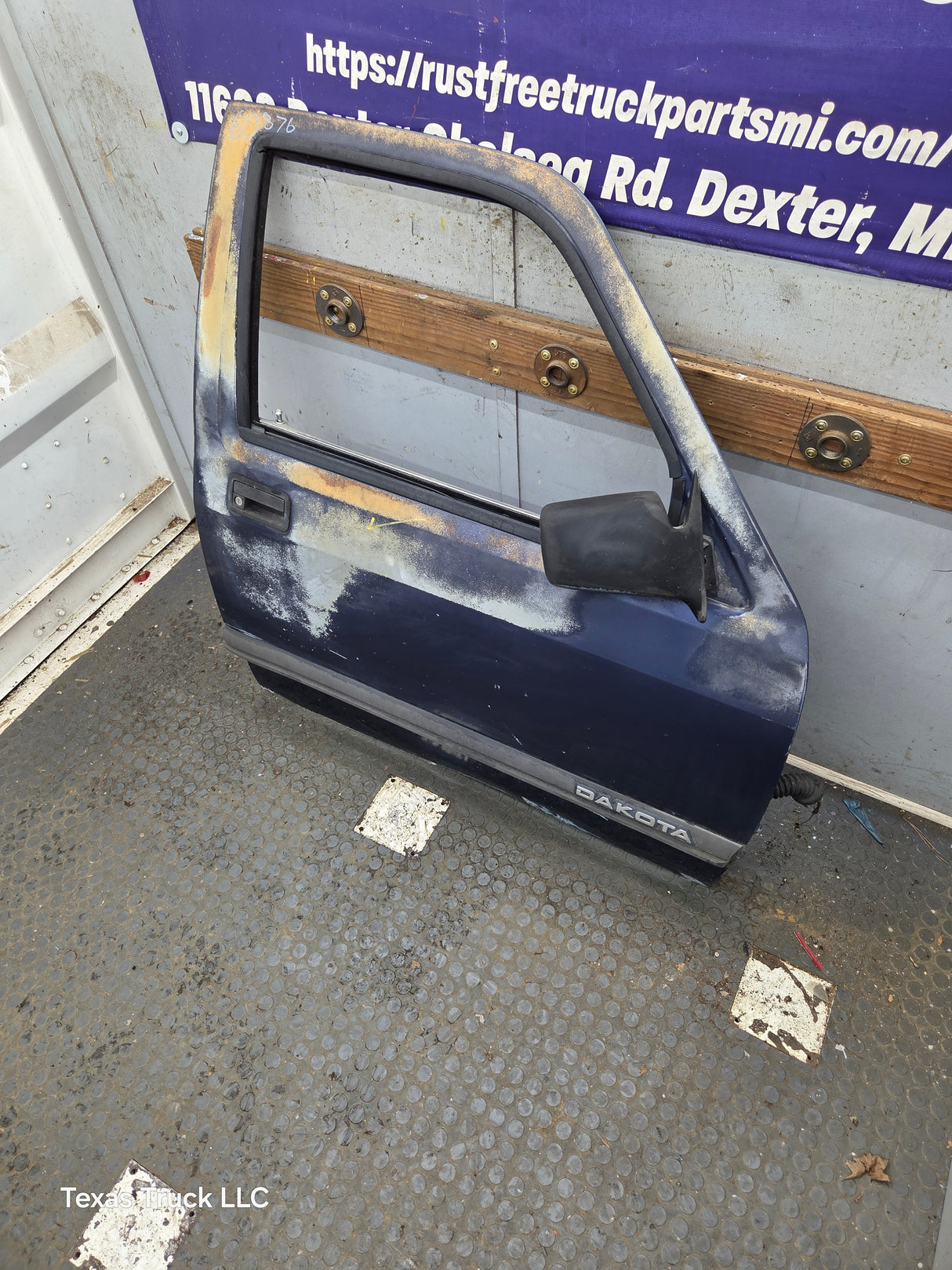 1992-1996 Dodge Dakota RH Passenger Side Front Door