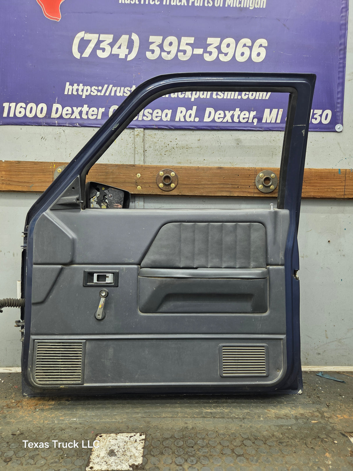 1992-1996 Dodge Dakota RH Passenger Side Front Door
