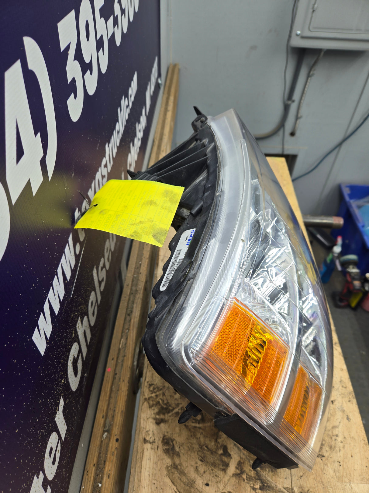 2007-2013 Chevrolet Silverado 1500 2500 3500 RH Passenger Side Halogen Headlight