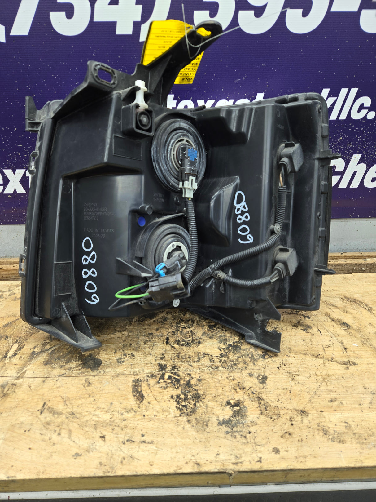 2007-2013 Chevrolet Silverado 1500 2500 3500 RH Passenger Side Halogen Headlight