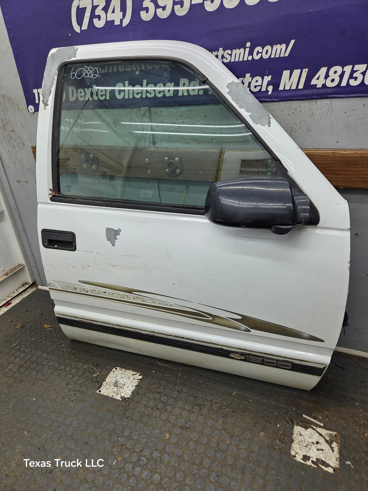 1988-2000 Chevrolet Silverado Suburban GMC Sierra RH Front Passenger Door
