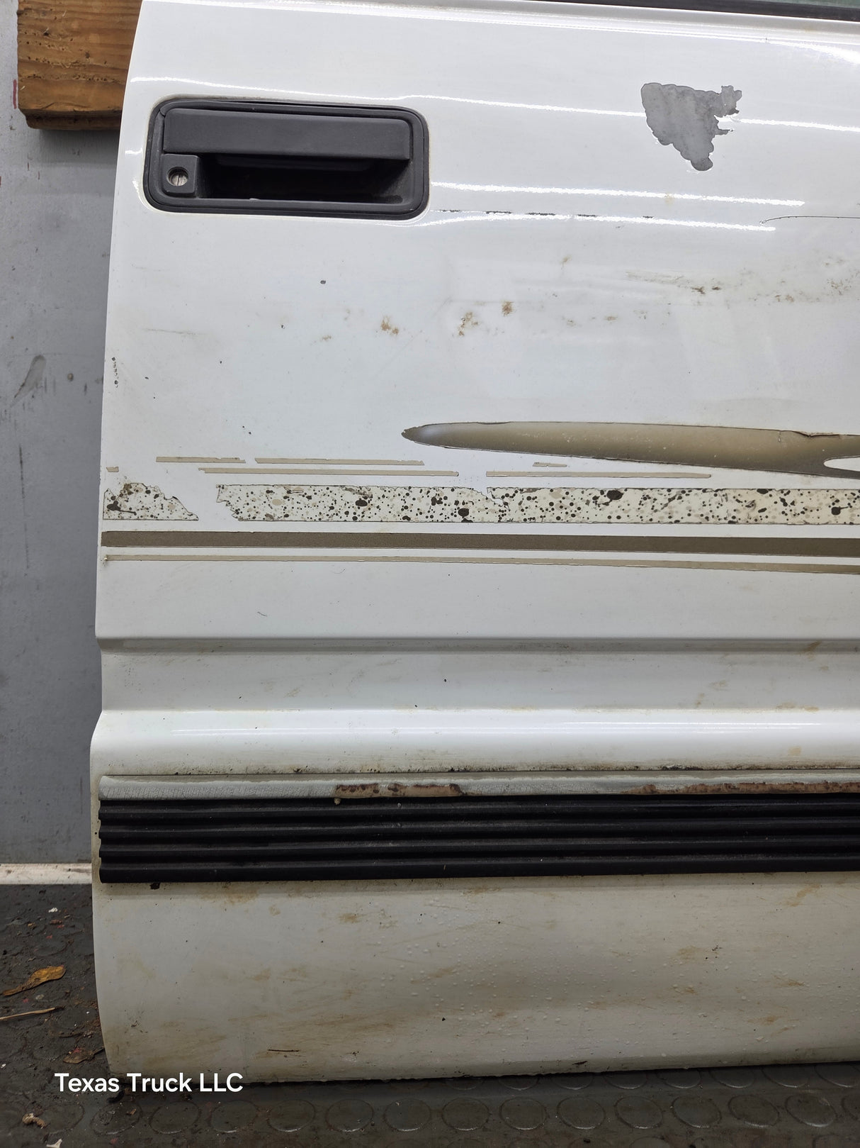 1988-2000 Chevrolet Silverado Suburban GMC Sierra RH Front Passenger Door