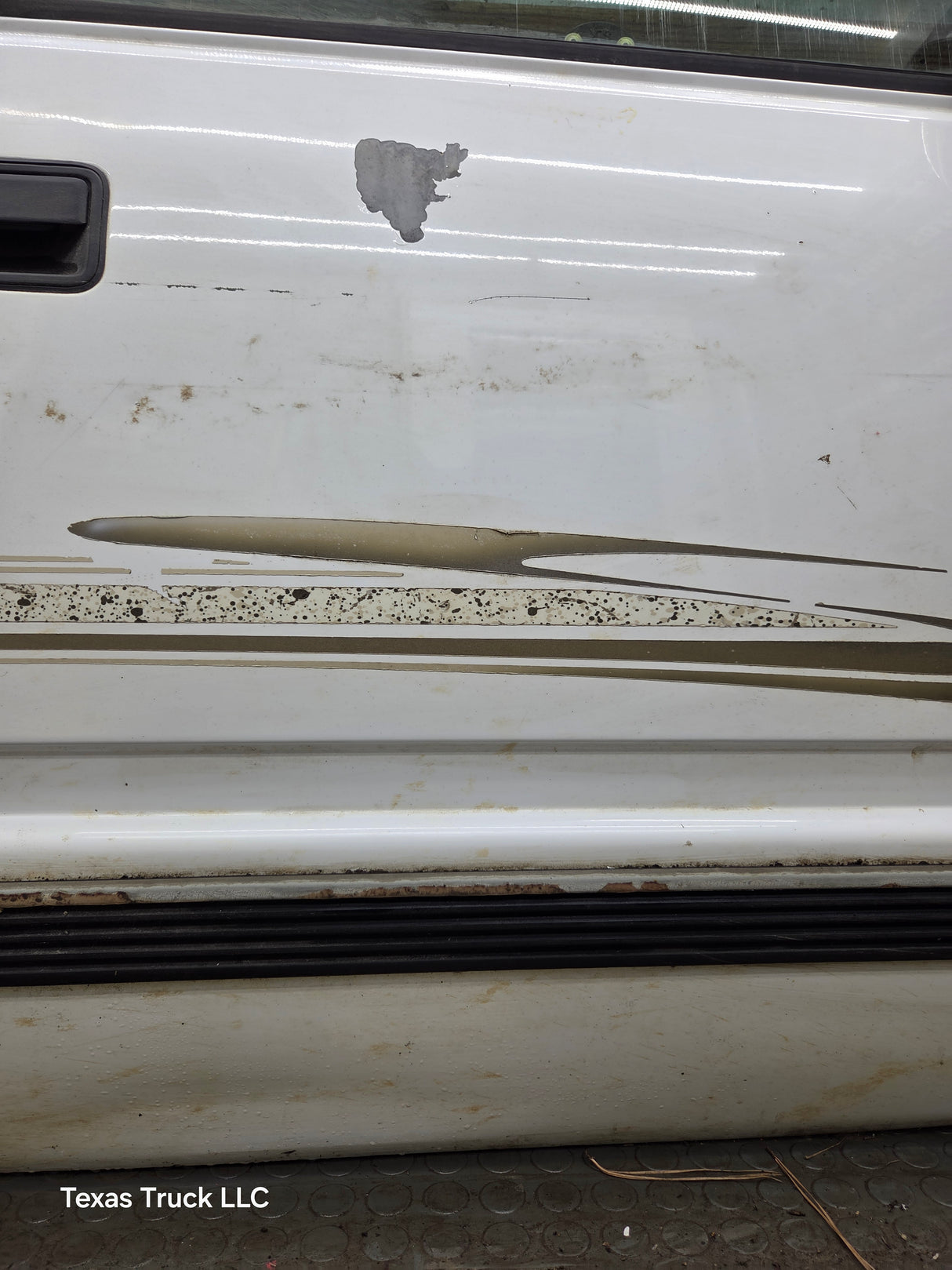 1988-2000 Chevrolet Silverado Suburban GMC Sierra RH Front Passenger Door
