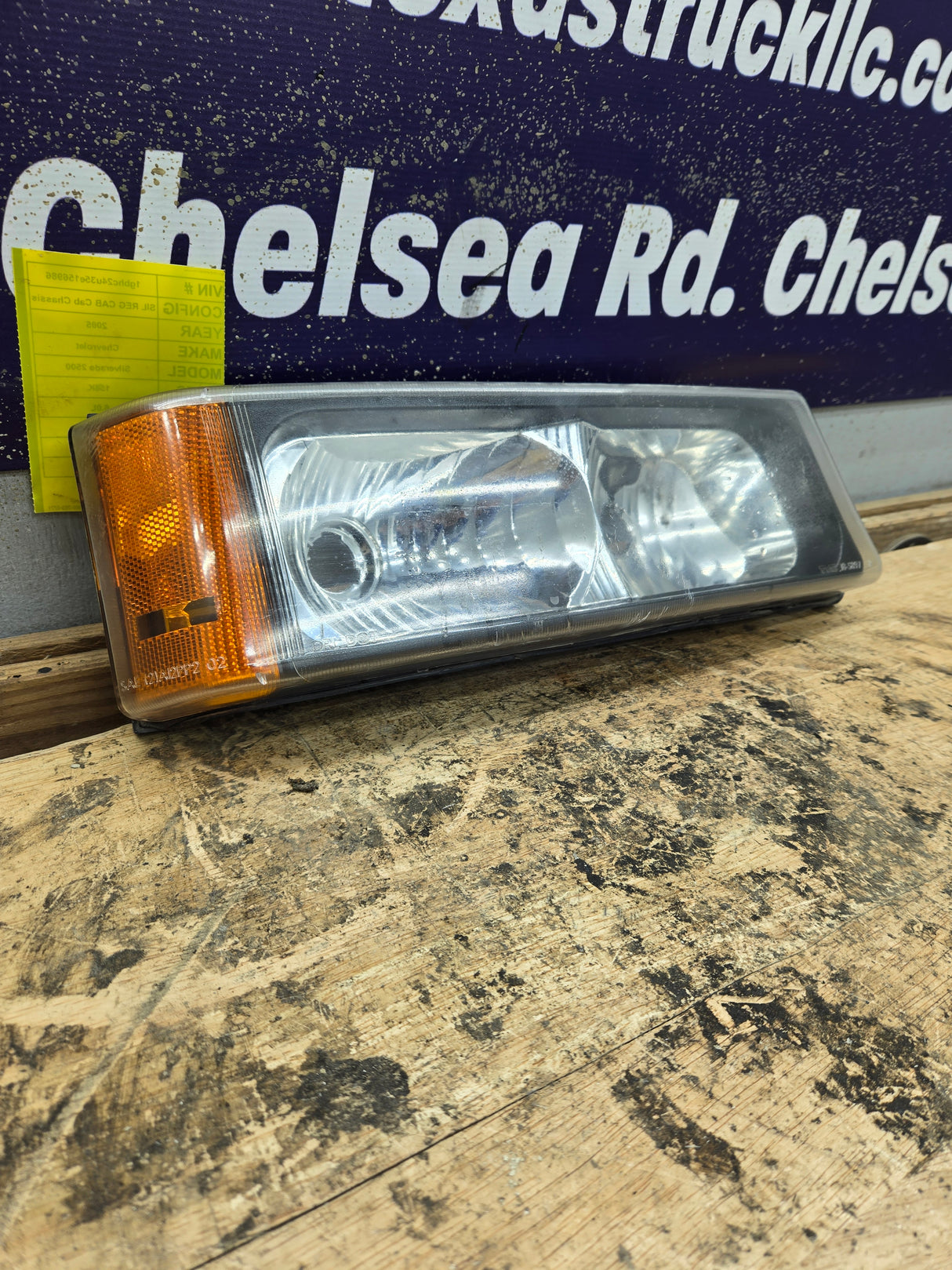 2003-2007 Chevrolet Silverado RH Passenger Side Marker / Turn Signal