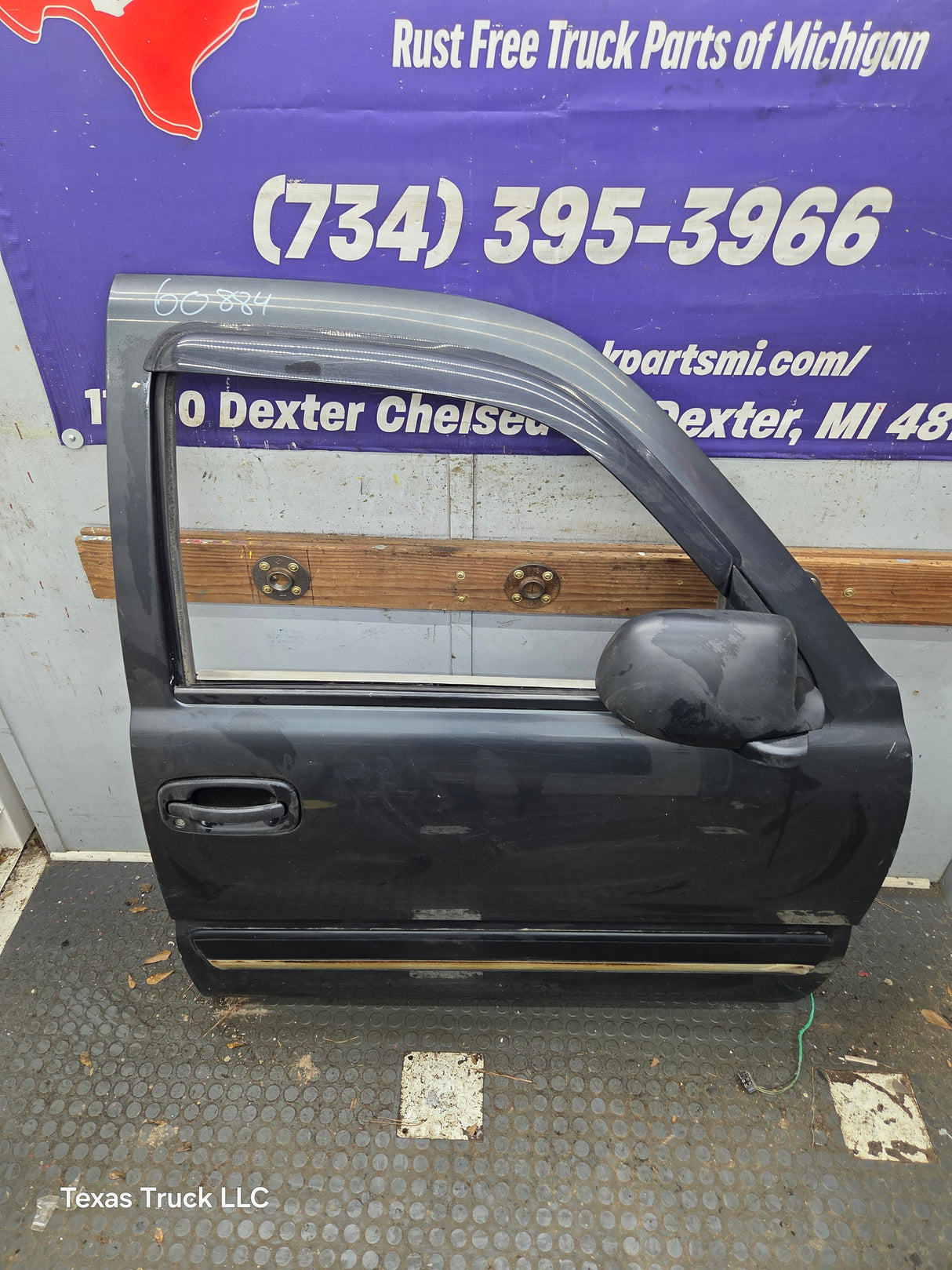 1999-2006 Chevrolet Silverado / GMC Sierra 1500 2500 3500 HD Front Passenger side Door RH