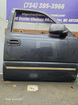 1999-2006 Chevrolet Silverado / GMC Sierra 1500 2500 3500 HD Front Passenger side Door RH