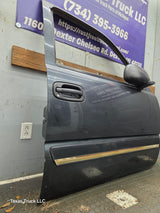 1999-2006 Chevrolet Silverado / GMC Sierra 1500 2500 3500 HD Front Passenger side Door RH