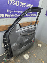 1999-2006 Chevrolet Silverado / GMC Sierra 1500 2500 3500 HD Front Passenger side Door RH