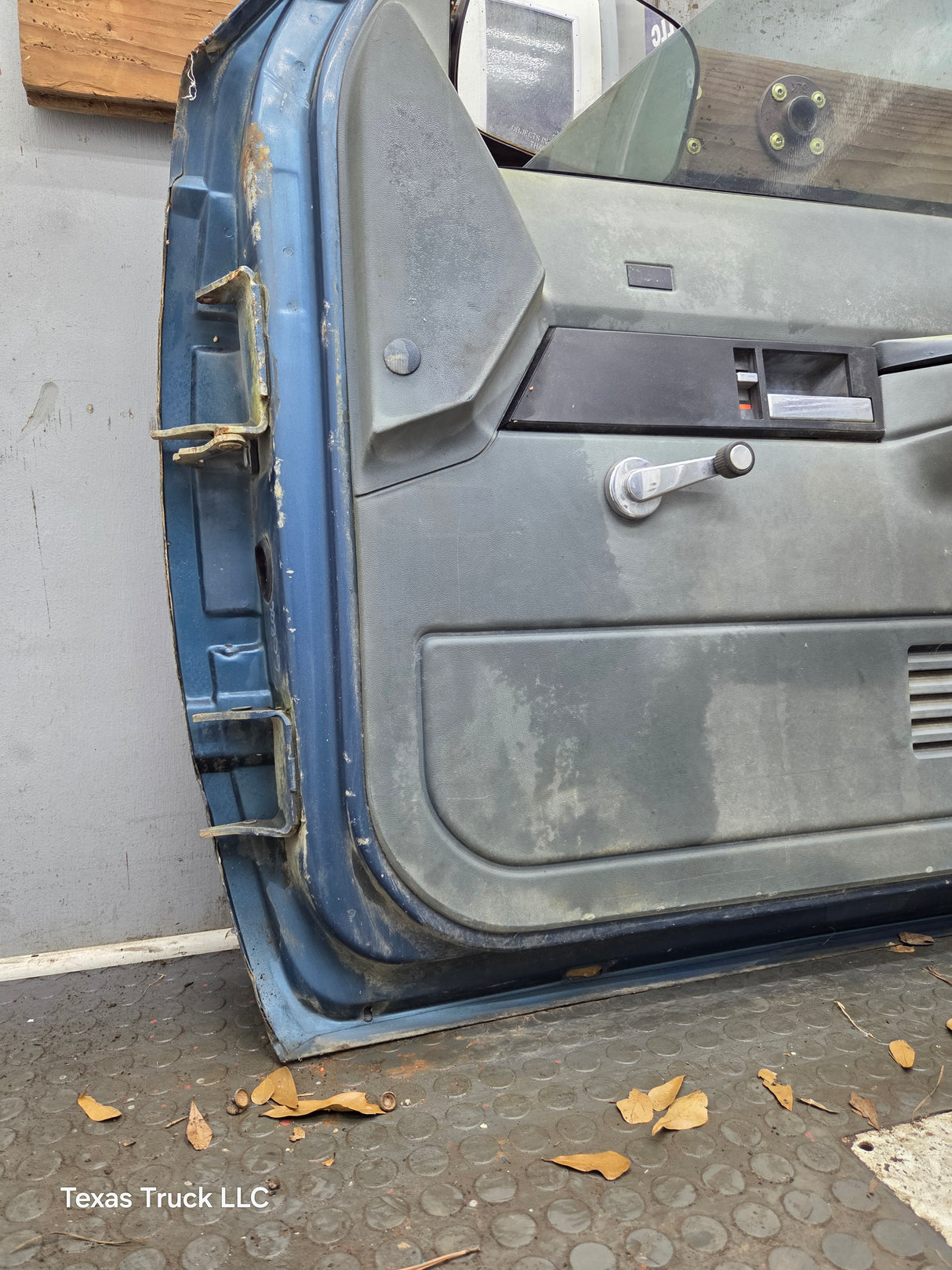 1988-2000 Chevrolet Silverado Suburban GMC Sierra RH Front Passenger Door