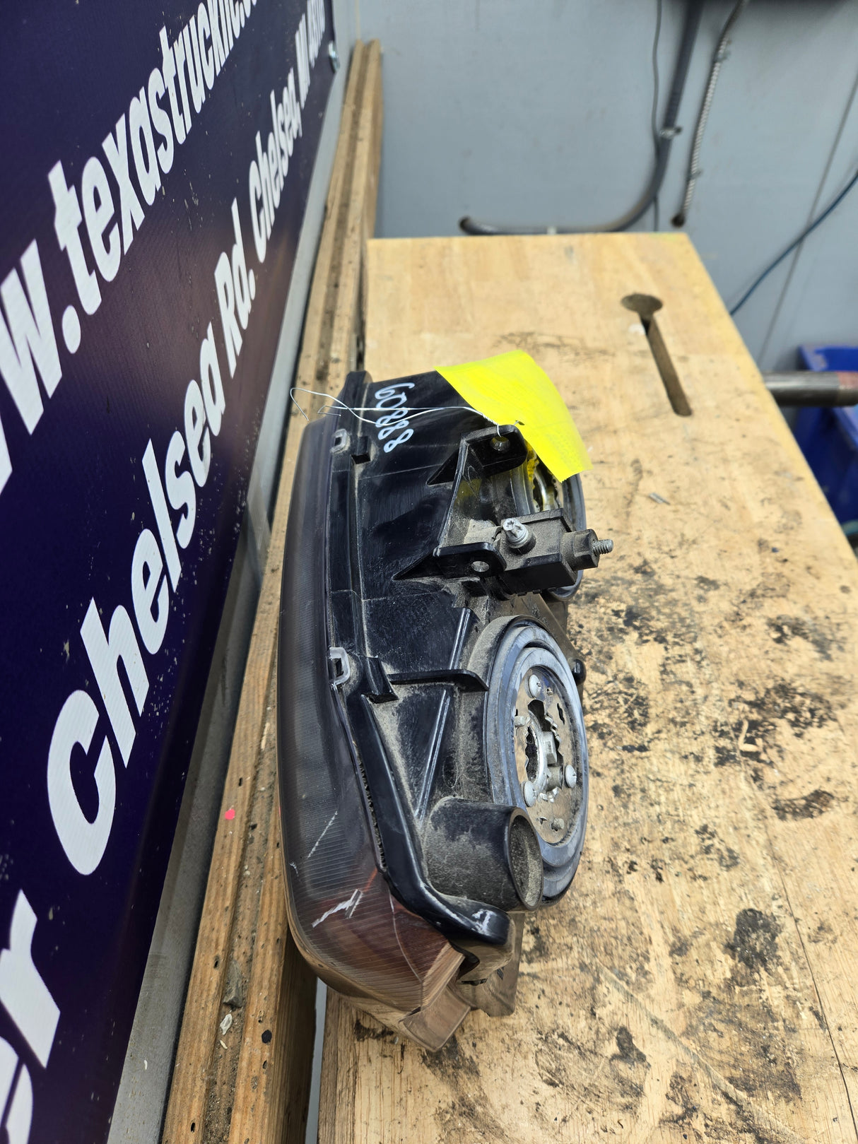2003-2007 Chevrolet Silverado LH Driver Side Headlight Assembly