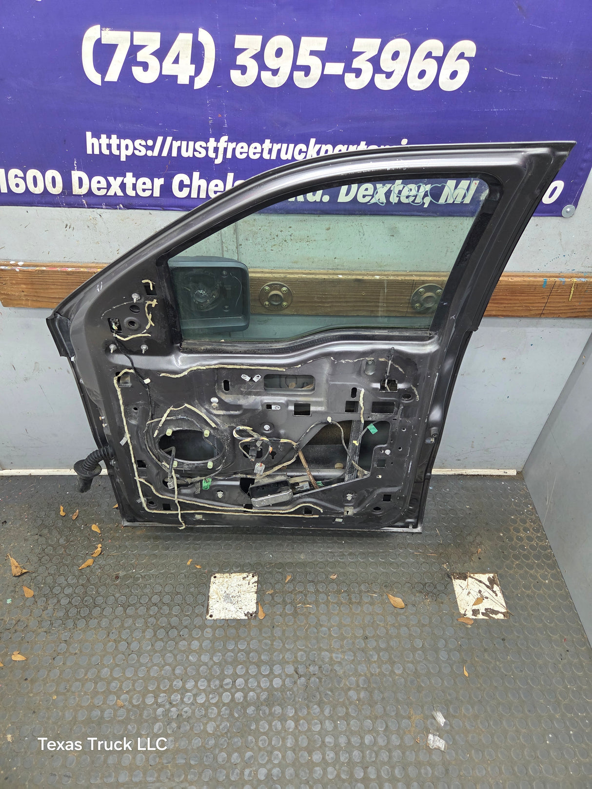 2004-2008 Ford F150 Crew Cab Passenger Side Front Door RH