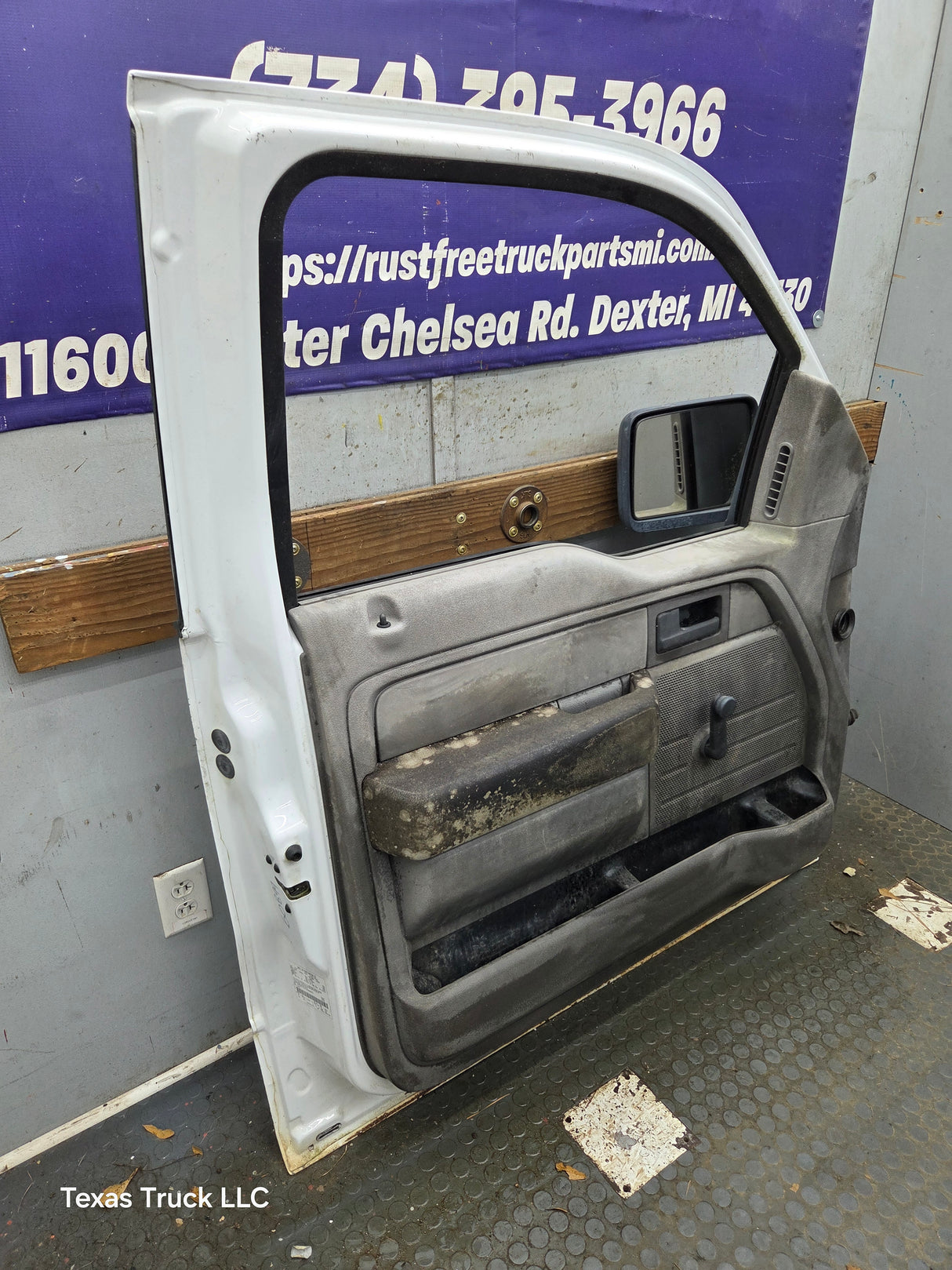 2004-2008 Ford F150 Driver Side Extended/Regular Cab Front Door LH