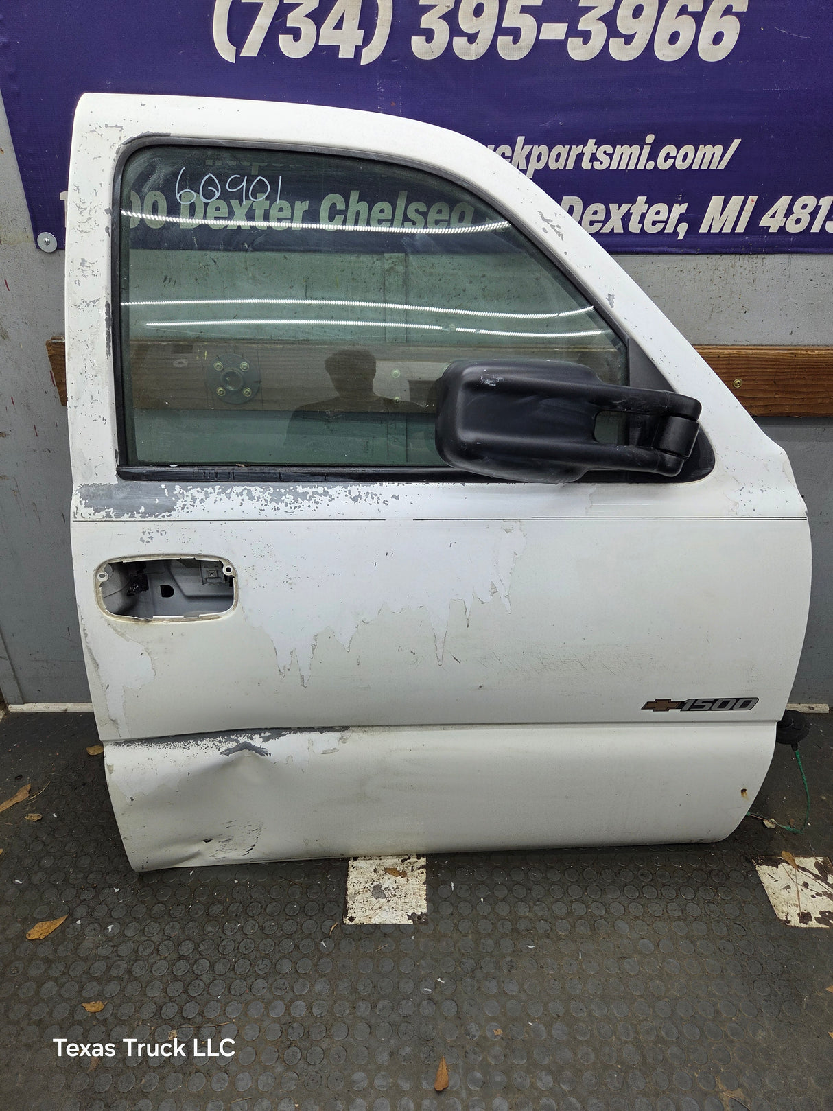 1999-2006 Chevrolet Silverado / GMC Sierra 1500 2500 3500 HD Front Passenger side Door RH