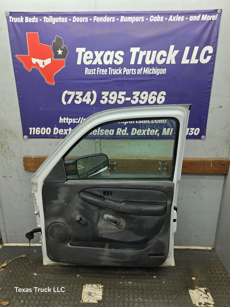 1999-2006 Chevrolet Silverado / GMC Sierra 1500 2500 3500 HD Front Passenger side Door RH