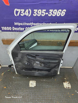 1999-2006 Chevrolet Silverado / GMC Sierra 1500 2500 3500 HD Front Passenger side Door RH