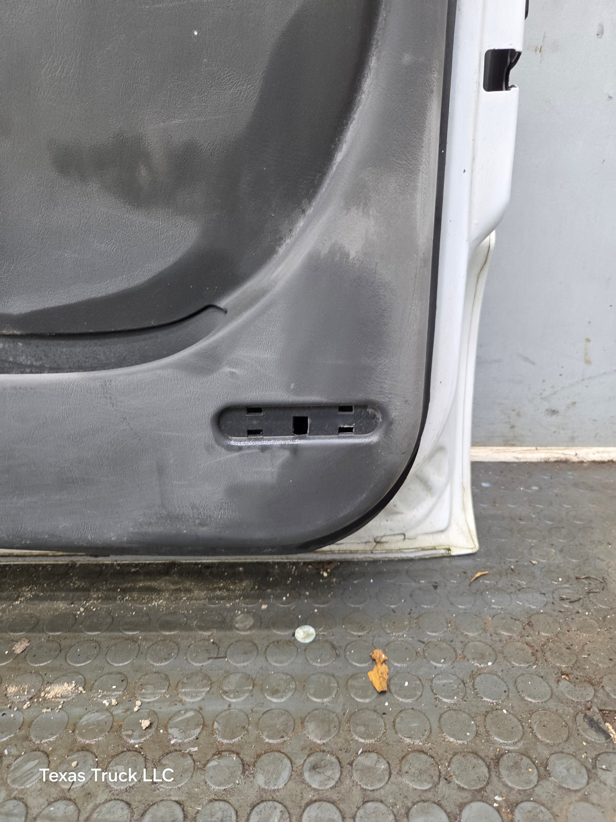 1999-2006 Chevrolet Silverado / GMC Sierra 1500 2500 3500 HD Front Passenger side Door RH