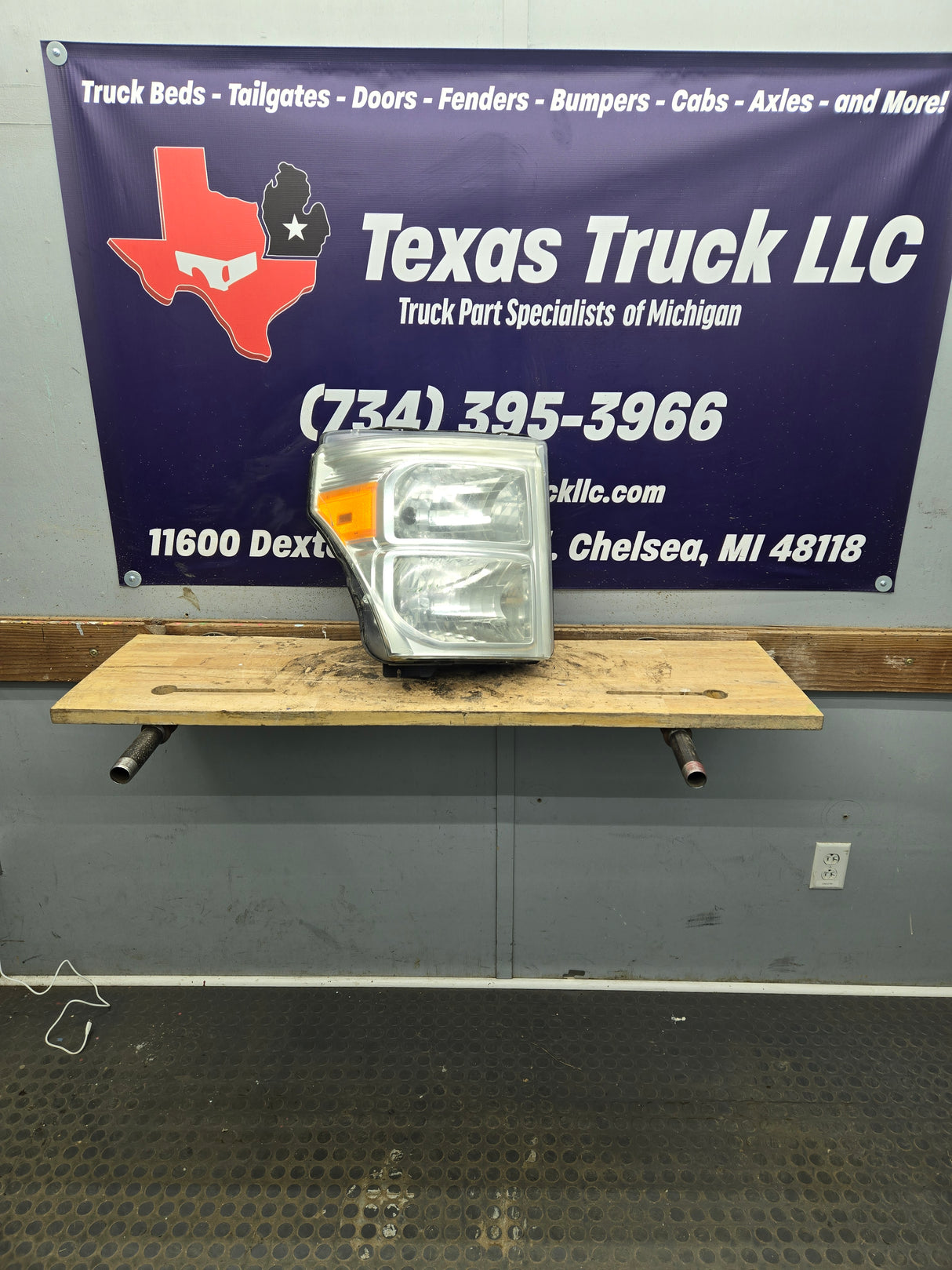 2011-2016 Ford Super Duty F250 F350 F450 F550 RH Passenger Side Headlight 6.7L Power Stroke 6.2L BC34-13005-A