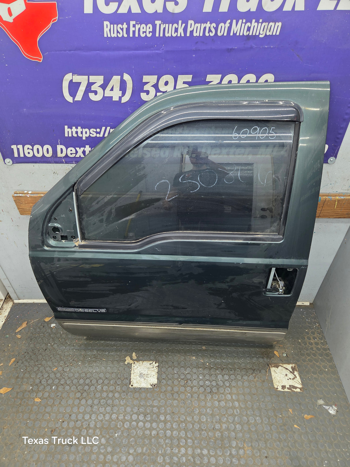 1999-2011 Ford Super Duty LH Driver Side Front Door F250 F350 F450 F550