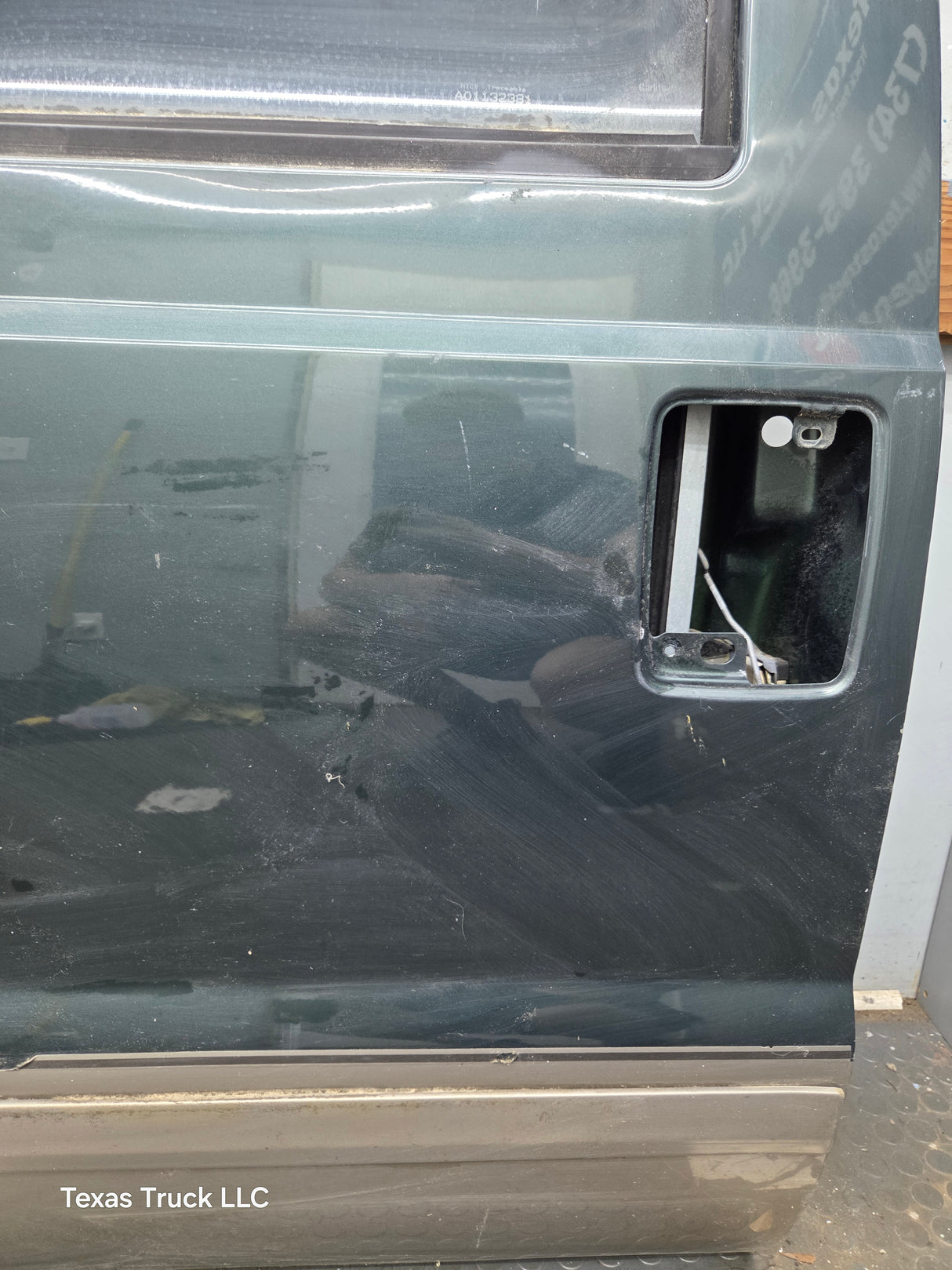1999-2011 Ford Super Duty LH Driver Side Front Door F250 F350 F450 F550