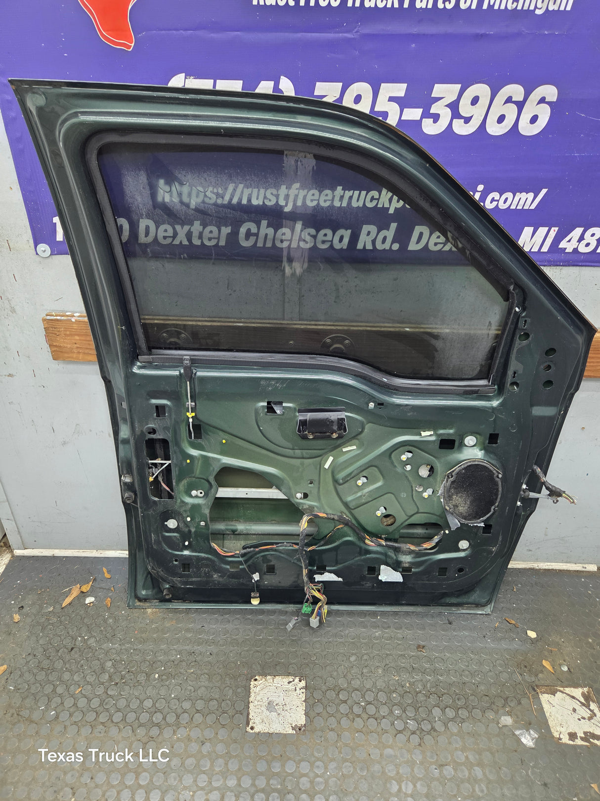 1999-2011 Ford Super Duty LH Driver Side Front Door F250 F350 F450 F550