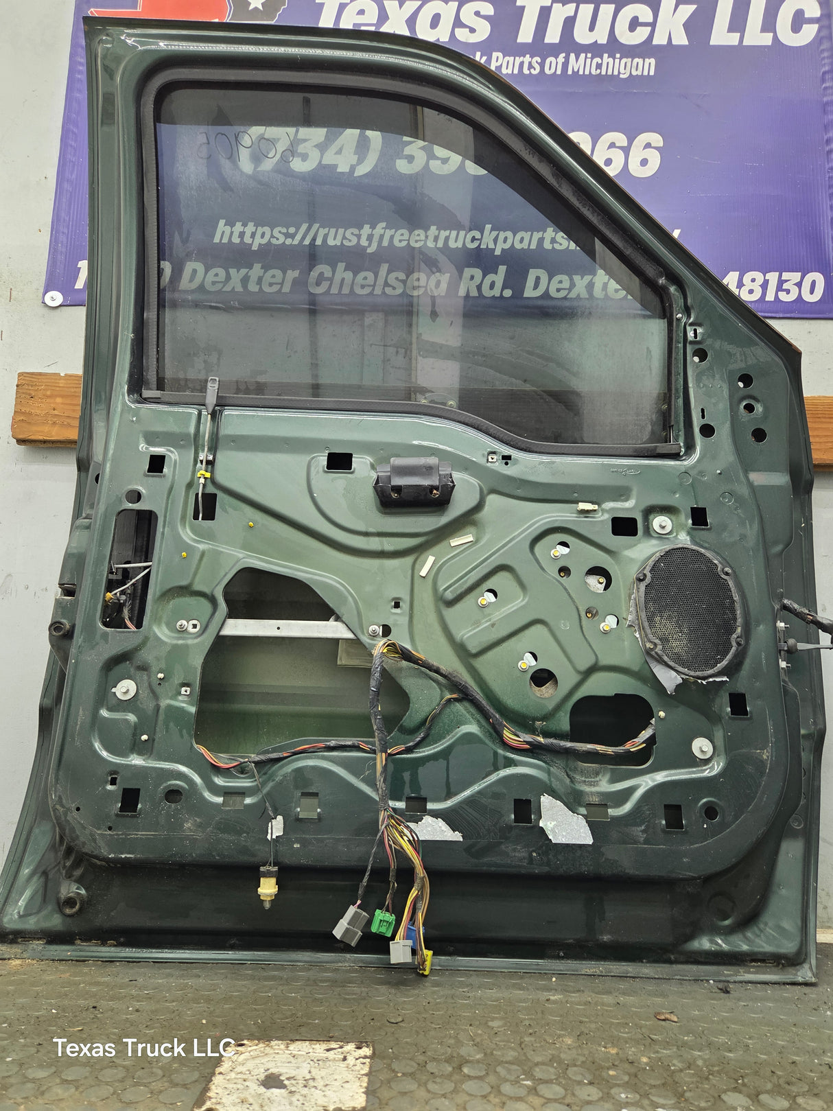 1999-2011 Ford Super Duty LH Driver Side Front Door F250 F350 F450 F550