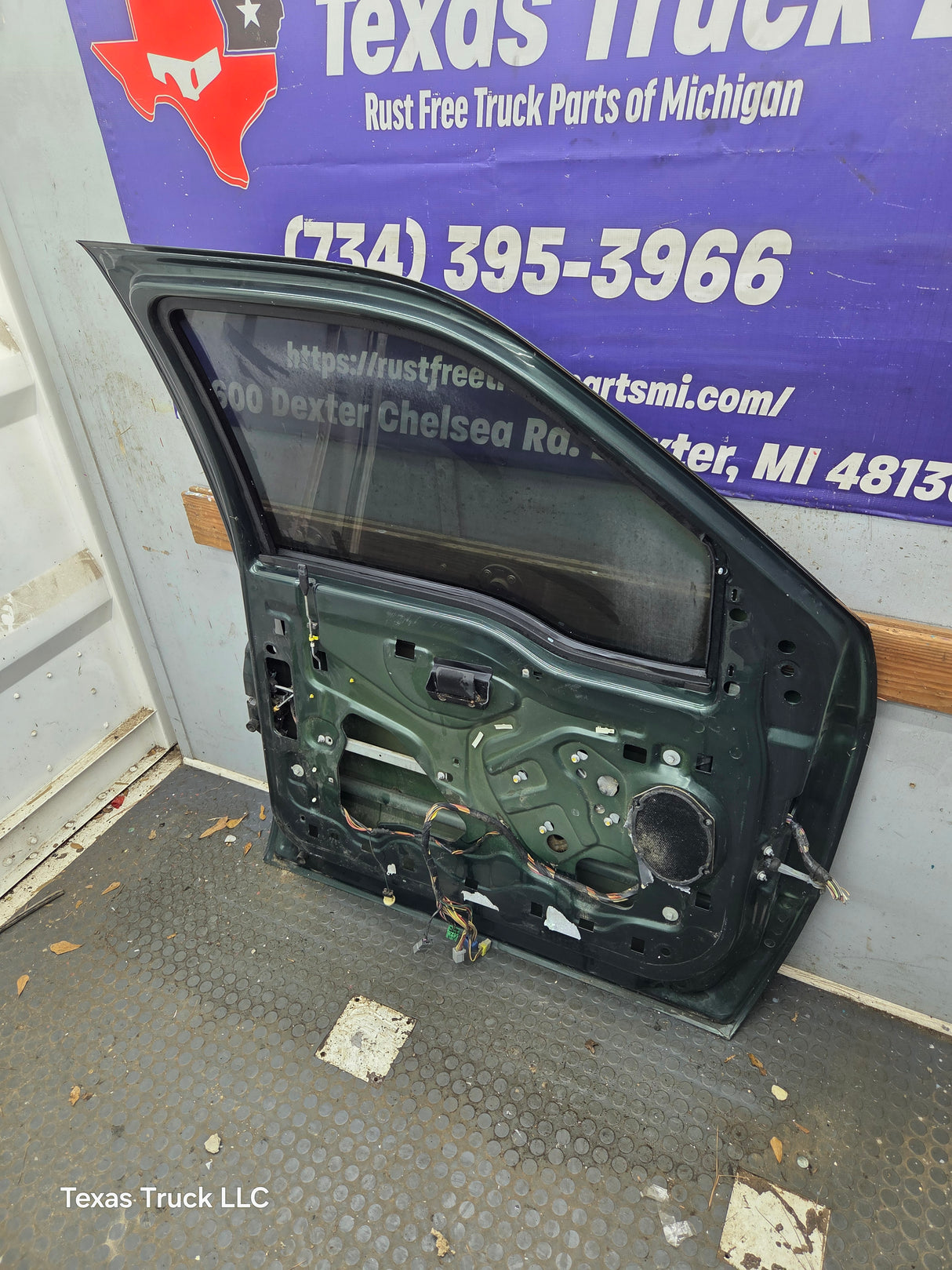 1999-2011 Ford Super Duty LH Driver Side Front Door F250 F350 F450 F550