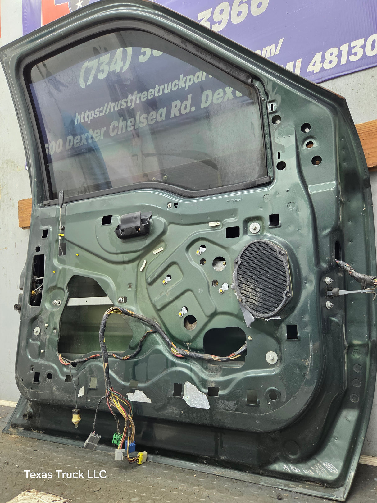 1999-2011 Ford Super Duty LH Driver Side Front Door F250 F350 F450 F550