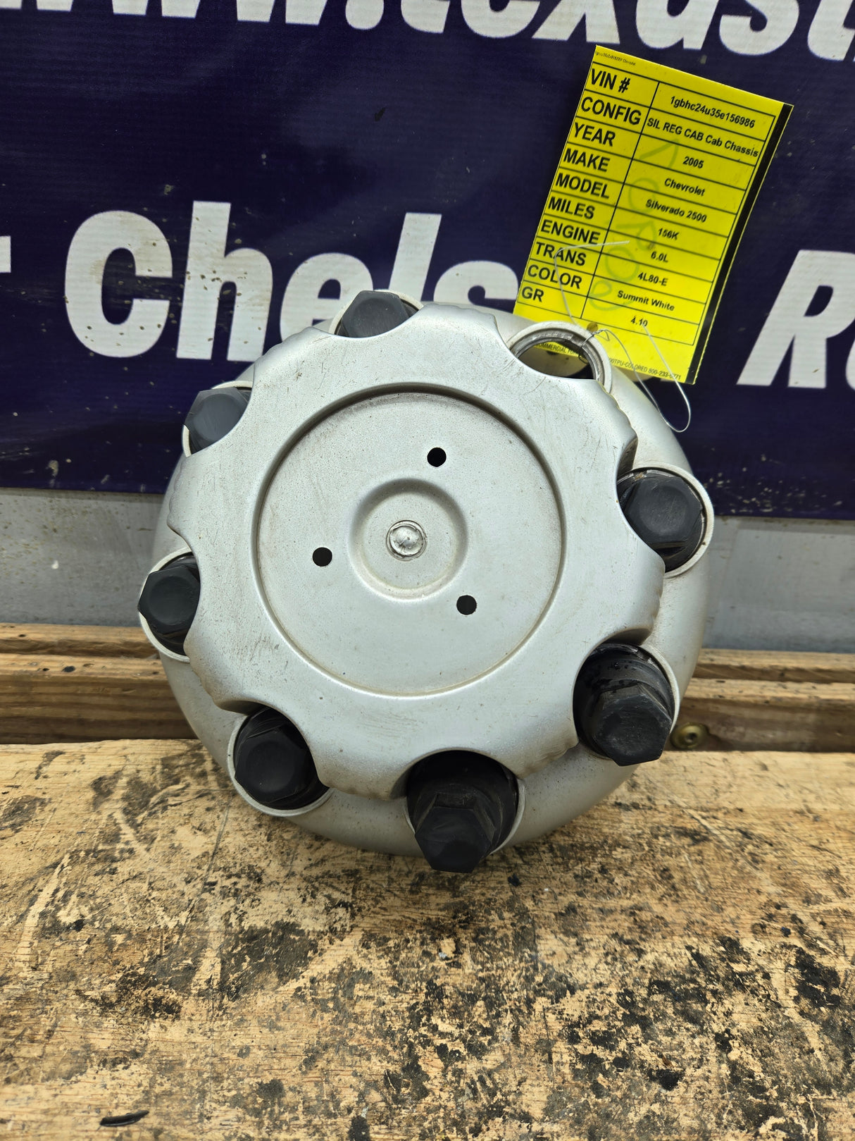 1999-2006 OEM Chevrolet Silverado 8 Lug Wheel Center Hub Cap Lug Cover