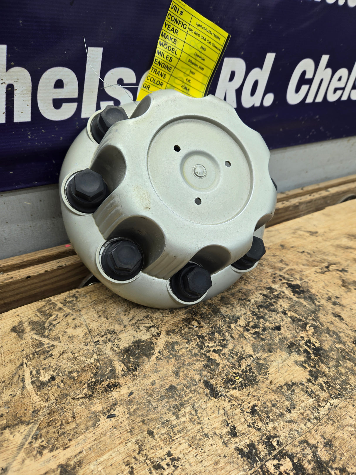 1999-2006 OEM Chevrolet Silverado 8 Lug Wheel Center Hub Cap Lug Cover