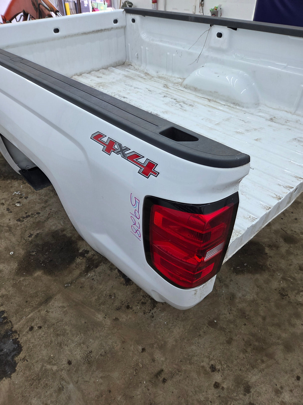 2014-2019 Chevrolet Silverado 1500 2500HD 3500HD 8' Long Truck Bed