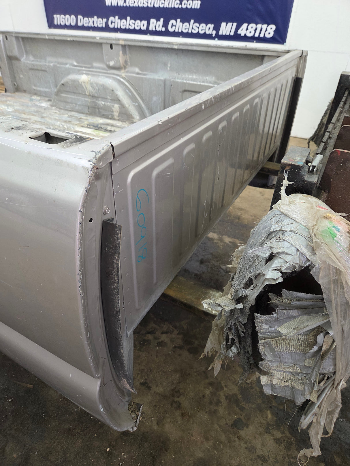 1999-2007 Chevrolet Silverado / GMC Sierra 1500 2500 3500 HD 8' Long Bed Truck Bed
