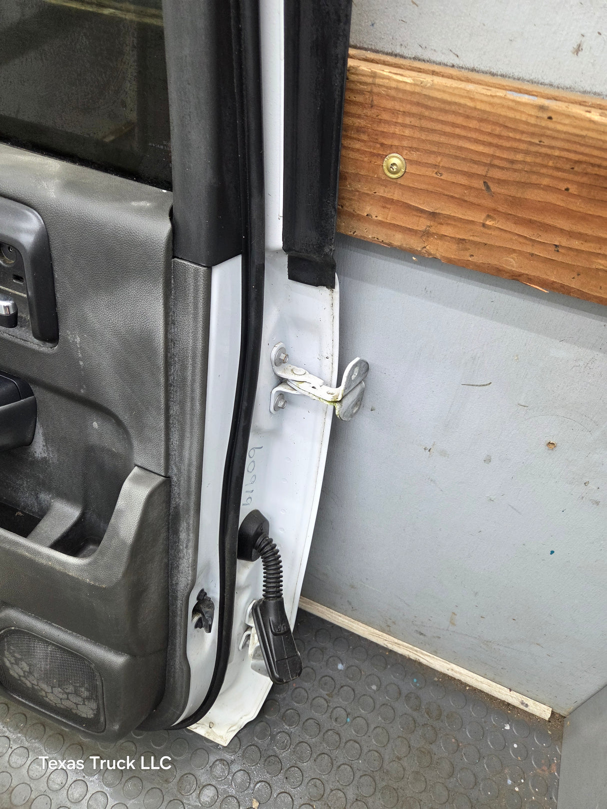 2014-2019 Chevrolet Silverado / GMC Sierra LH Rear Driver Side Crew Cab Door 1500 2500 3500 HD