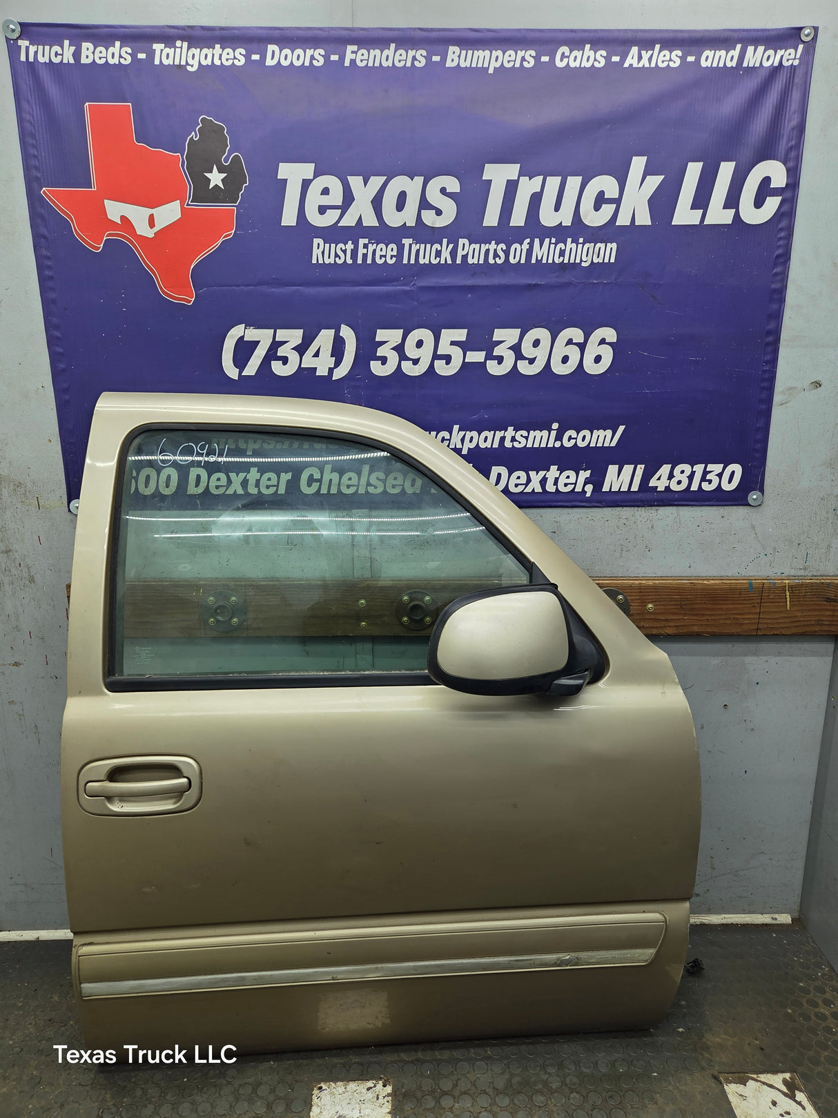 1999-2006 Chevrolet Silverado / GMC Sierra 1500 2500 3500 HD Front Passenger Side Door RH